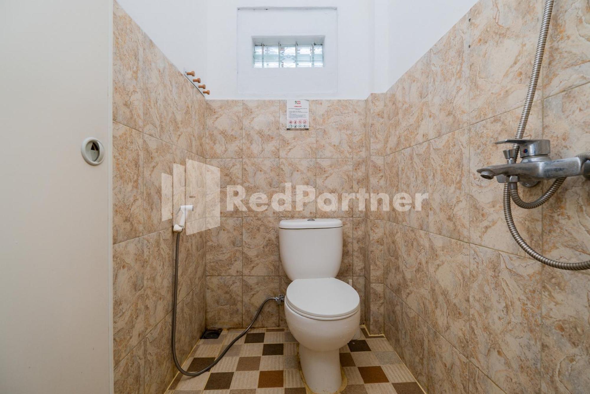 Omah Kalimosodo Mitra Reddoorz Near Stasiun Malang Kota Baru Hotel Exterior foto